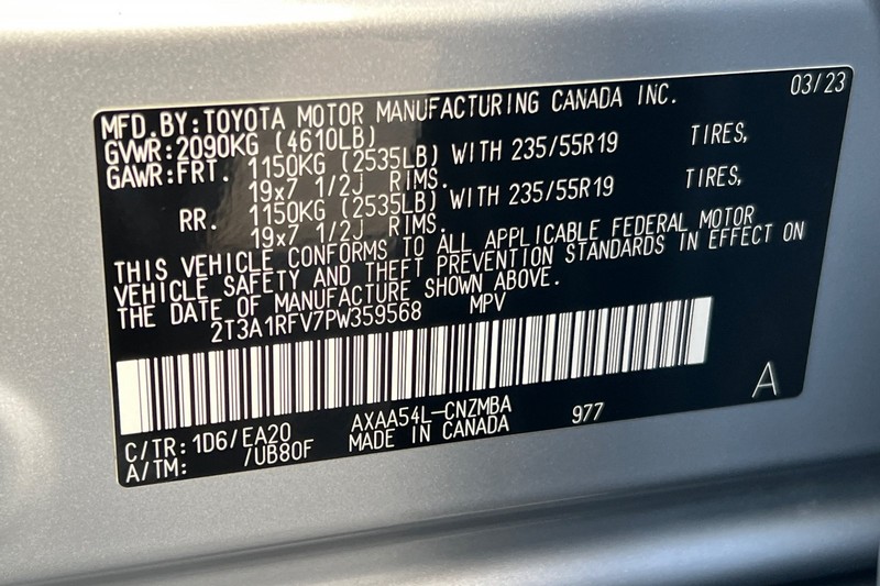 Toyota RAV4 Vehicle Full-screen Gallery Image 29