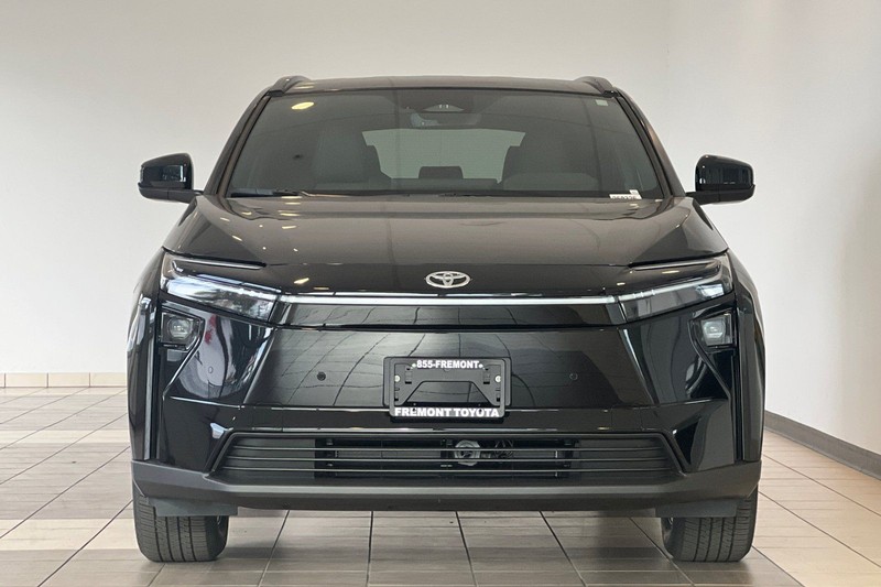 Toyota bZ Vehicle Full-screen Gallery Image 03