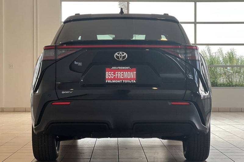 Toyota bZ Vehicle Full-screen Gallery Image 06