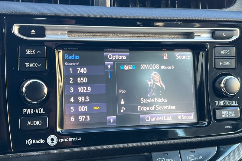 Toyota Prius c Vehicle Full-screen Gallery Image 18