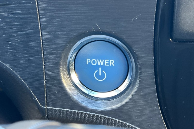 Toyota Prius c Vehicle Full-screen Gallery Image 21