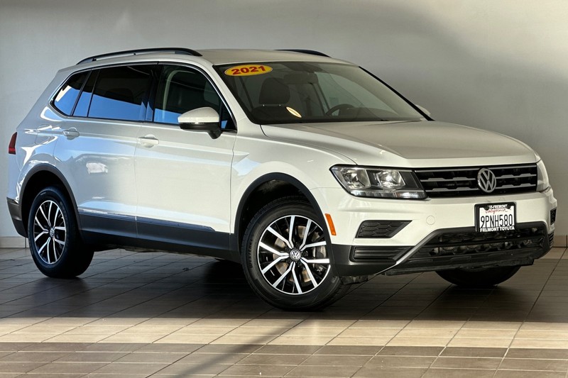 Volkswagen Tiguan Vehicle Full-screen Gallery Image 02