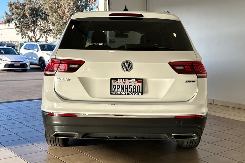 Volkswagen Tiguan Vehicle Full-screen Gallery Image 05