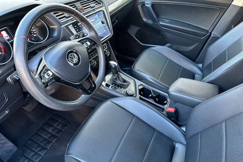 Volkswagen Tiguan Vehicle Full-screen Gallery Image 10