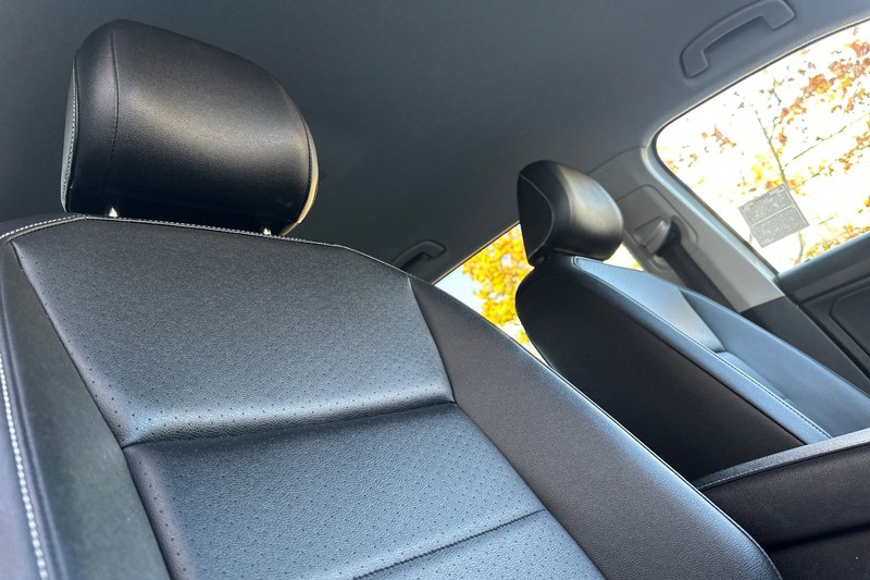 Volkswagen Tiguan Vehicle Full-screen Gallery Image 17