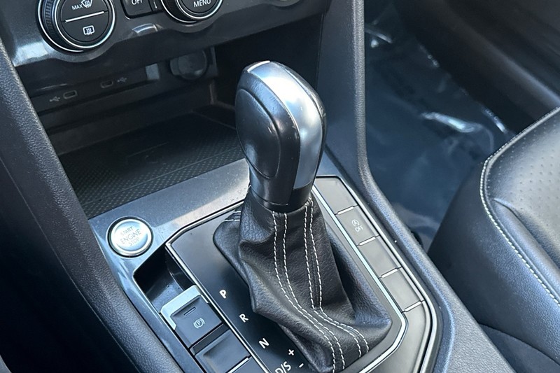 Volkswagen Tiguan Vehicle Full-screen Gallery Image 21