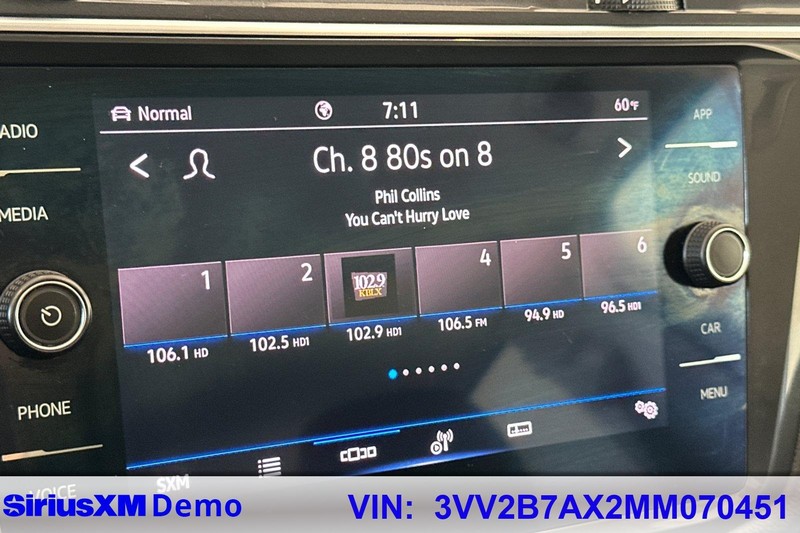 Volkswagen Tiguan Vehicle Full-screen Gallery Image 28