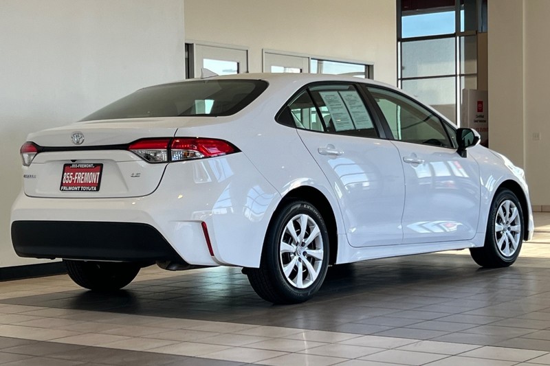 Toyota Corolla Vehicle Full-screen Gallery Image 04