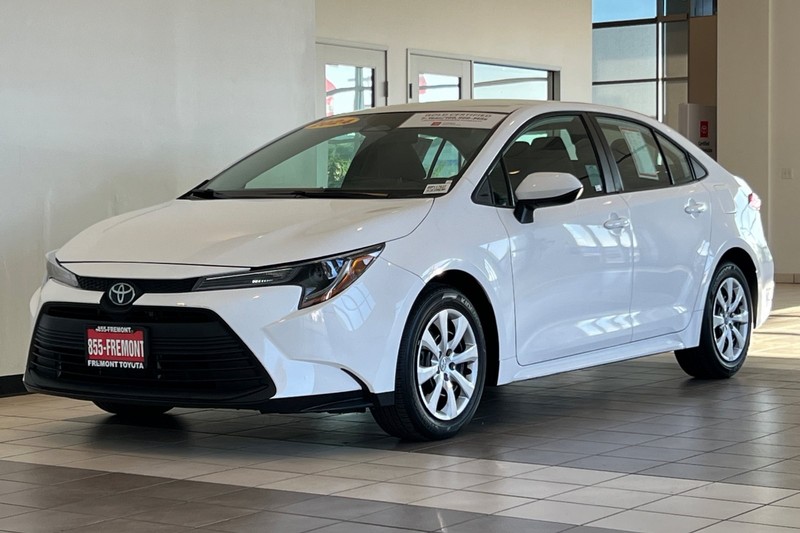 Toyota Corolla Vehicle Full-screen Gallery Image 08