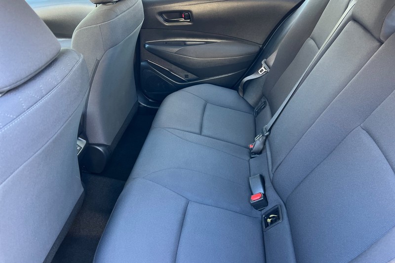 Toyota Corolla Vehicle Full-screen Gallery Image 12