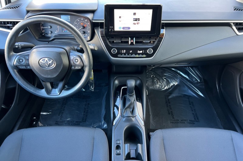 Toyota Corolla Vehicle Full-screen Gallery Image 13