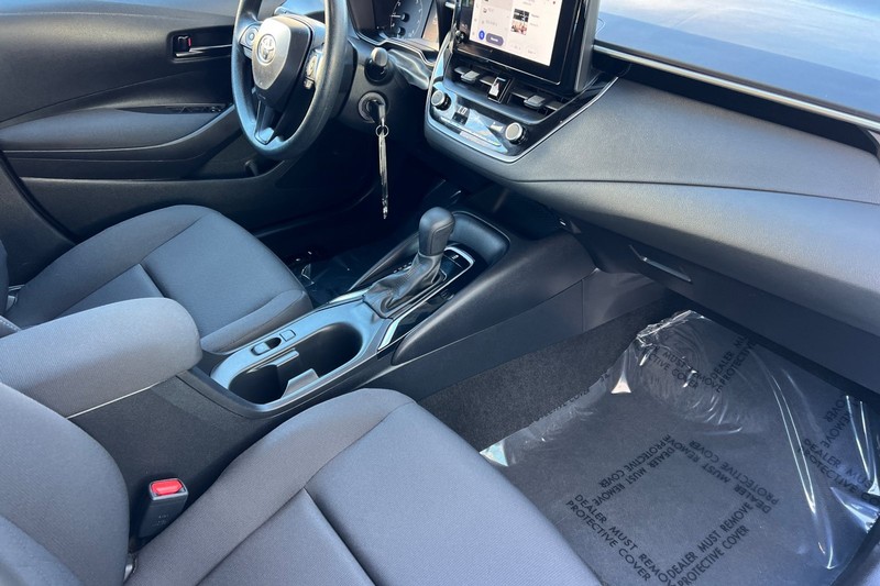 Toyota Corolla Vehicle Full-screen Gallery Image 15