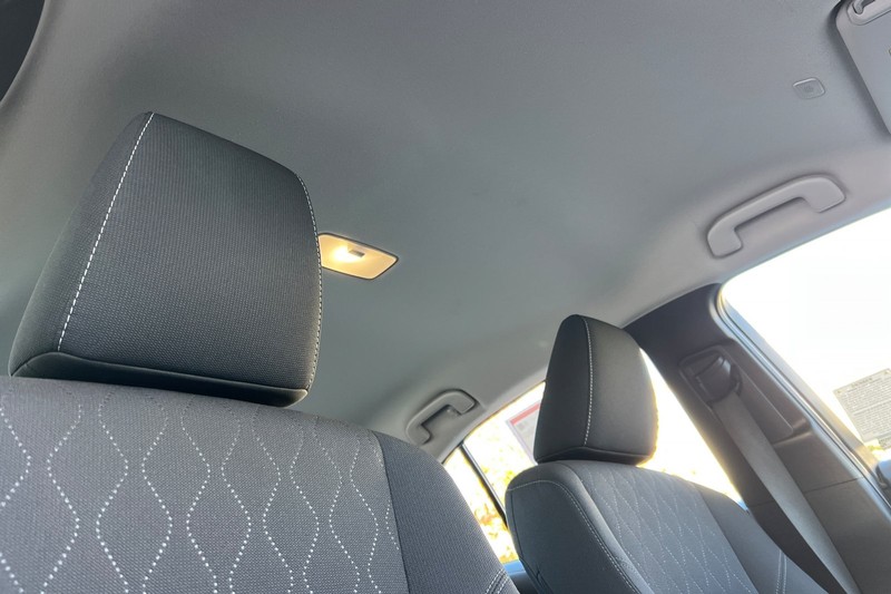 Toyota Corolla Vehicle Full-screen Gallery Image 16