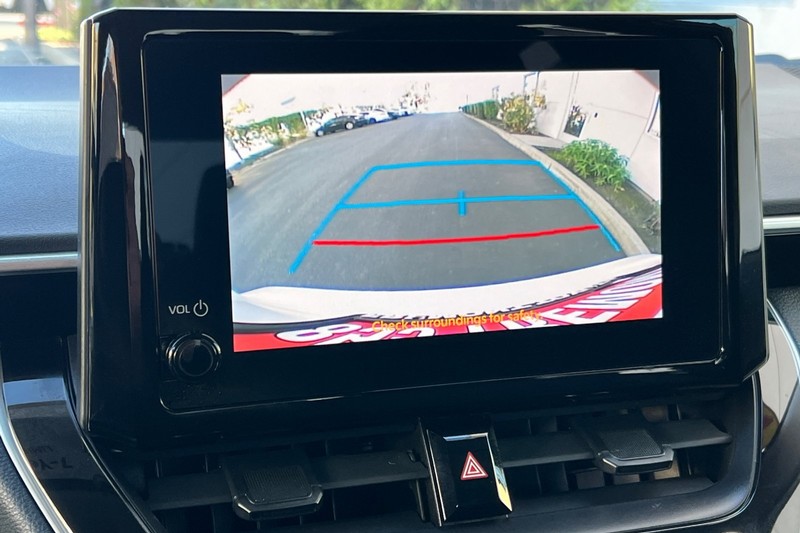 Toyota Corolla Vehicle Full-screen Gallery Image 18