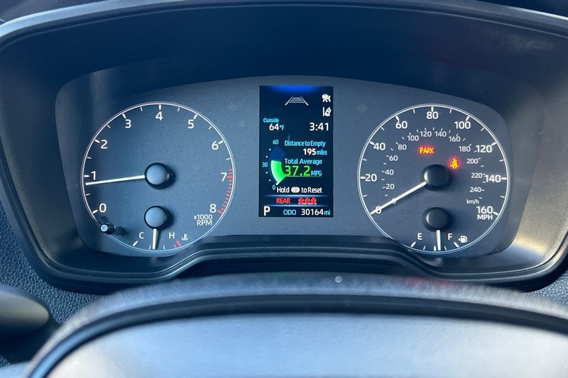 Toyota Corolla Vehicle Full-screen Gallery Image 22