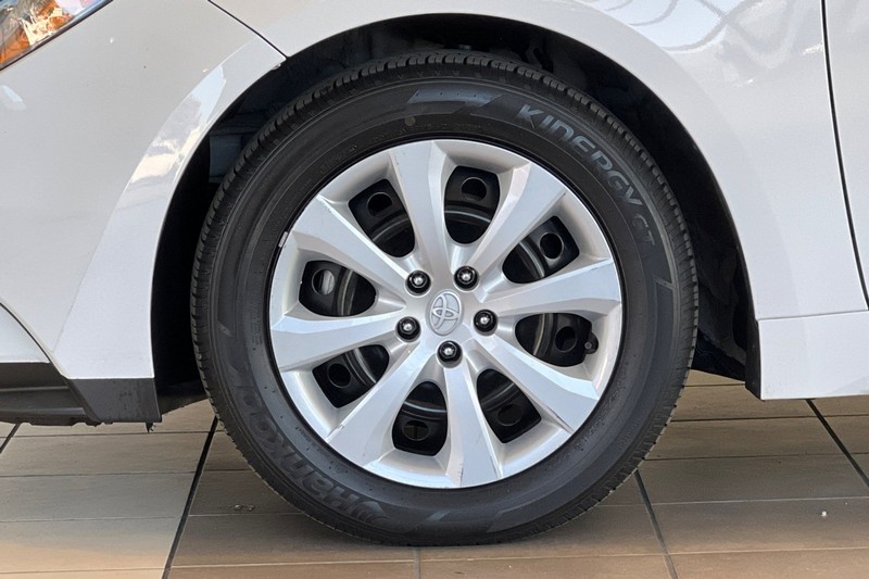 Toyota Corolla Vehicle Full-screen Gallery Image 24