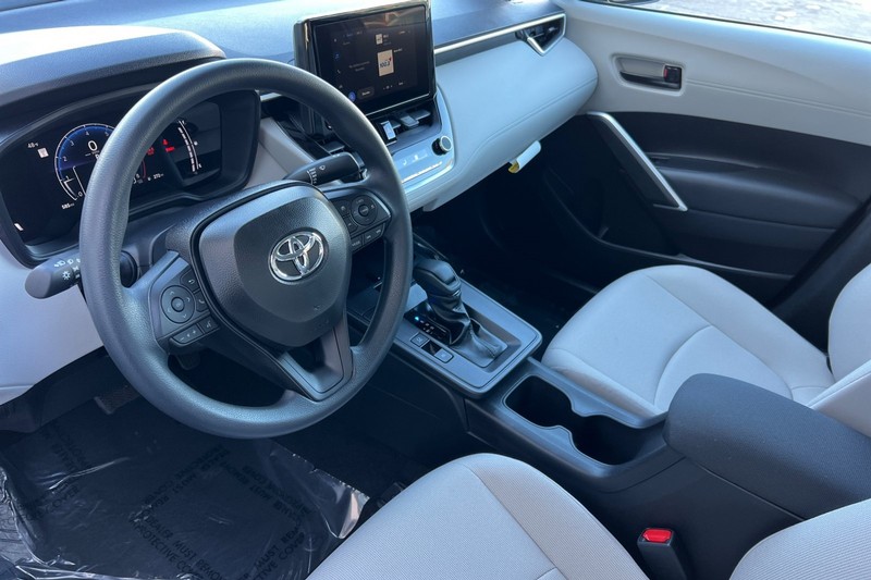 Toyota Corolla Cross Vehicle Full-screen Gallery Image 10