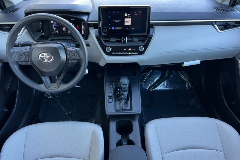 Toyota Corolla Cross Vehicle Full-screen Gallery Image 13