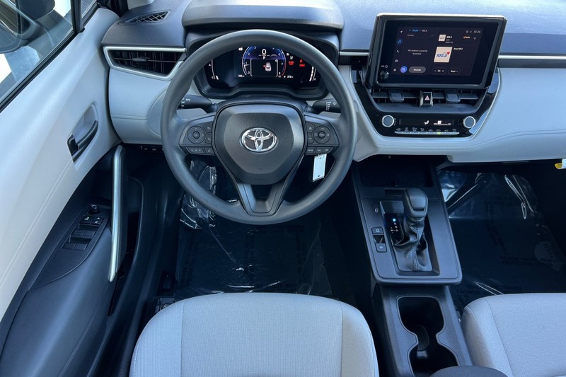 Toyota Corolla Cross Vehicle Full-screen Gallery Image 14