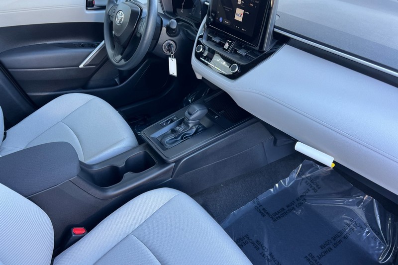 Toyota Corolla Cross Vehicle Full-screen Gallery Image 16