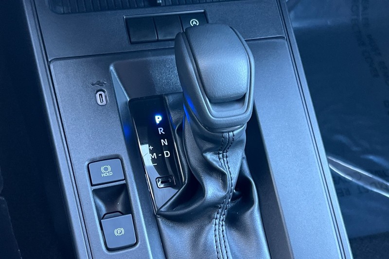 Toyota Corolla Cross Vehicle Full-screen Gallery Image 21