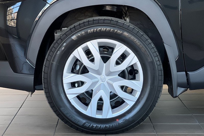 Toyota Corolla Cross Vehicle Full-screen Gallery Image 25