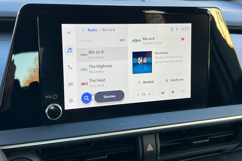Toyota Prius Vehicle Full-screen Gallery Image 18