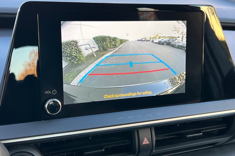 Toyota Prius Vehicle Full-screen Gallery Image 19