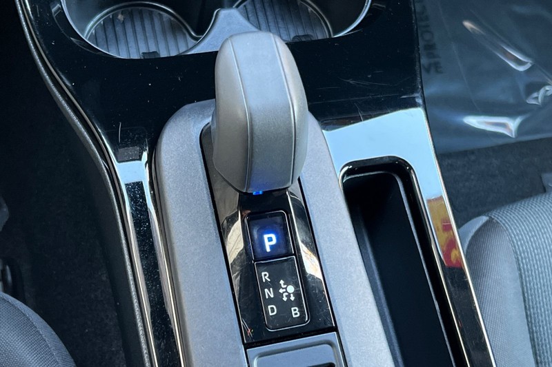 Toyota Prius Vehicle Full-screen Gallery Image 21