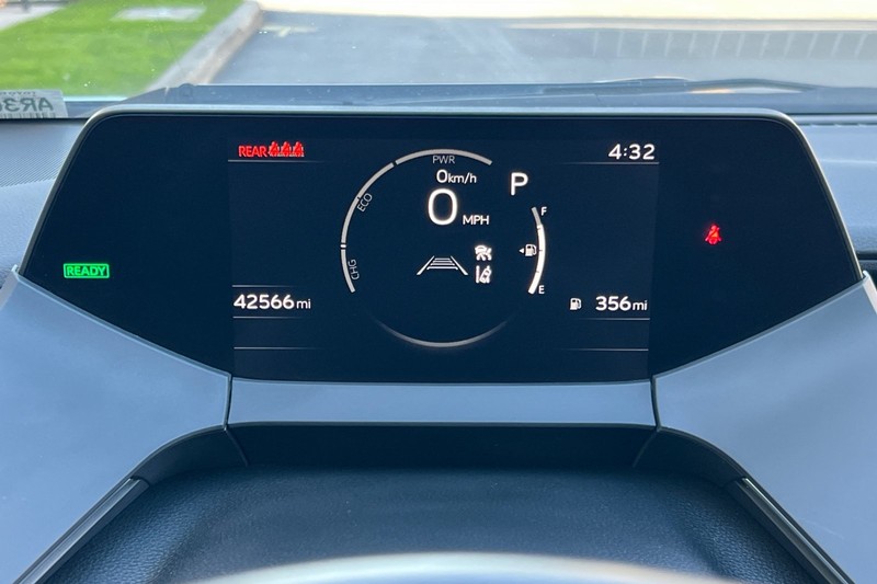 Toyota Prius Vehicle Full-screen Gallery Image 24