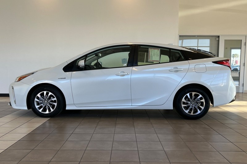 Toyota Prius Vehicle Full-screen Gallery Image 07