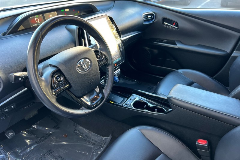 Toyota Prius Vehicle Full-screen Gallery Image 10