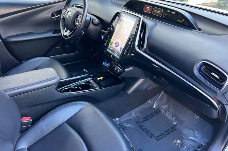 Toyota Prius Vehicle Full-screen Gallery Image 16