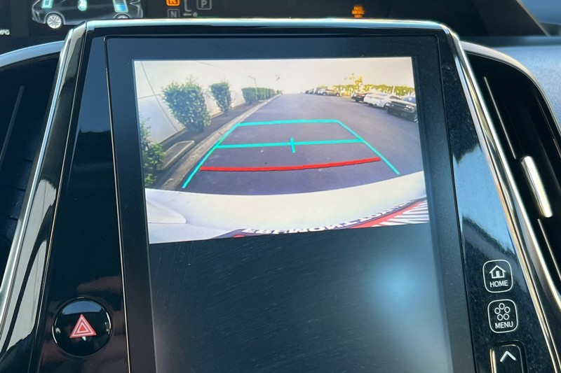 Toyota Prius Vehicle Full-screen Gallery Image 20