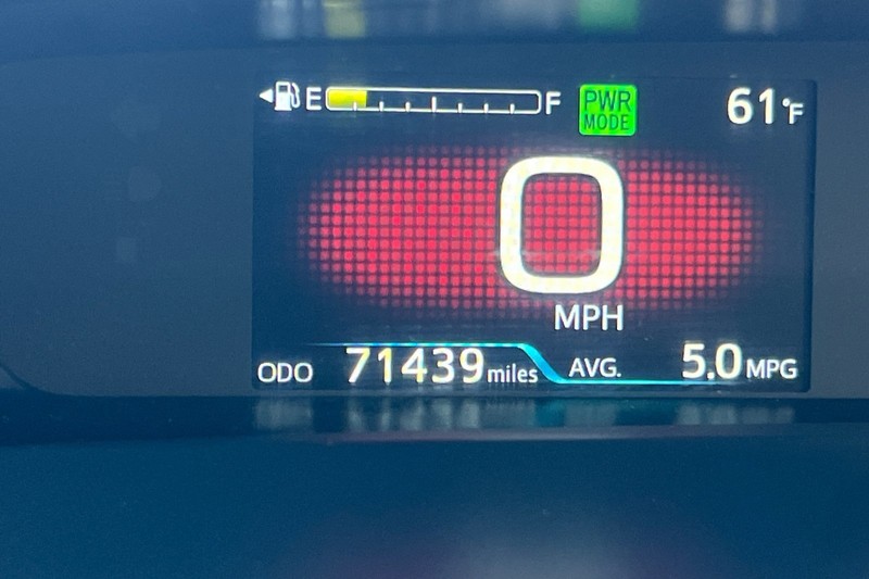 Toyota Prius Vehicle Full-screen Gallery Image 26