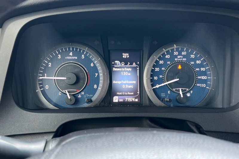 Toyota Sienna Vehicle Full-screen Gallery Image 25