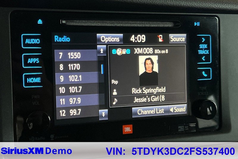 Toyota Sienna Vehicle Full-screen Gallery Image 29