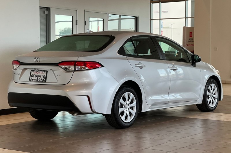 Toyota Corolla Vehicle Full-screen Gallery Image 04