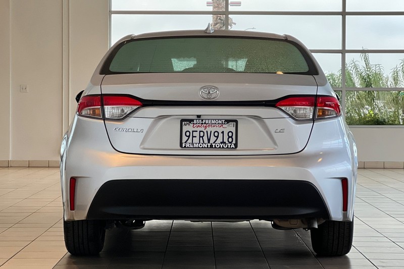 Toyota Corolla Vehicle Full-screen Gallery Image 05