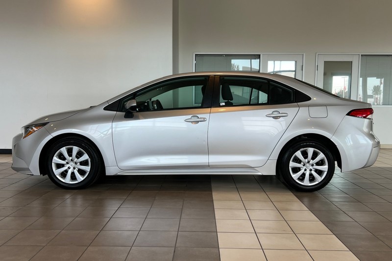 Toyota Corolla Vehicle Full-screen Gallery Image 07