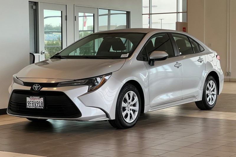 Toyota Corolla Vehicle Full-screen Gallery Image 08