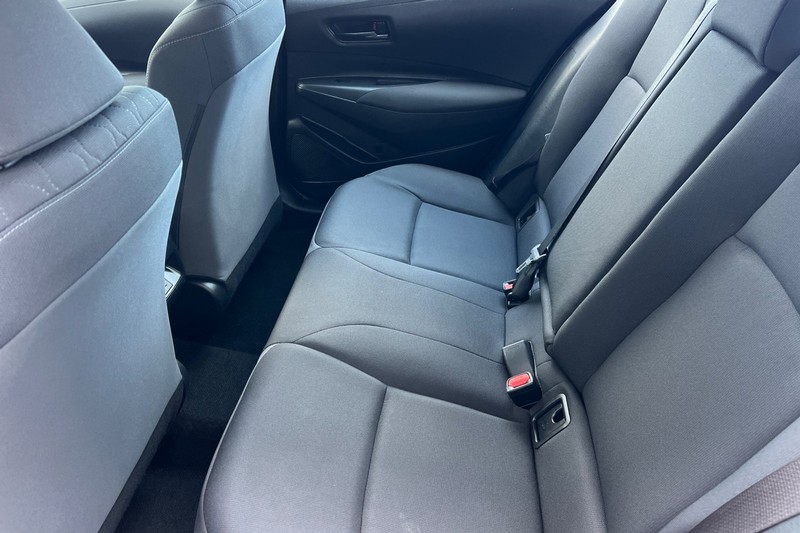 Toyota Corolla Vehicle Full-screen Gallery Image 12