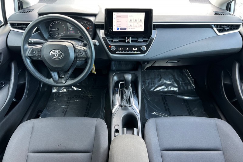 Toyota Corolla Vehicle Full-screen Gallery Image 13