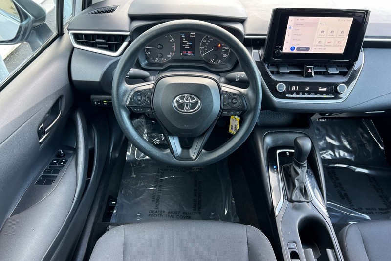 Toyota Corolla Vehicle Full-screen Gallery Image 14