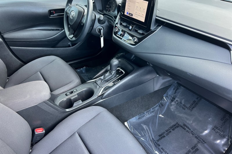 Toyota Corolla Vehicle Full-screen Gallery Image 15