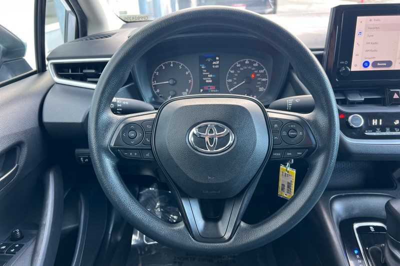 Toyota Corolla Vehicle Full-screen Gallery Image 21