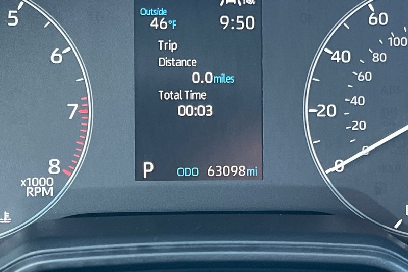 Toyota Corolla Vehicle Full-screen Gallery Image 23