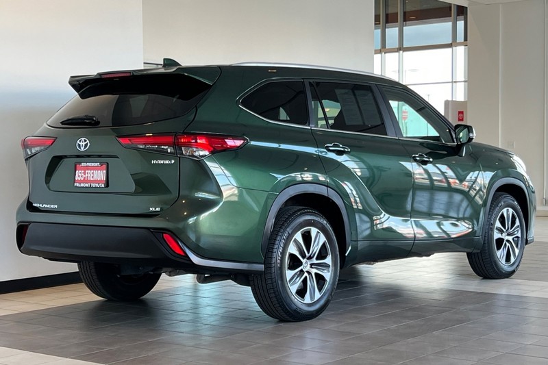 Toyota Highlander Vehicle Full-screen Gallery Image 04