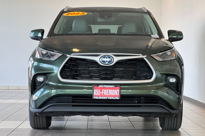 Toyota Highlander Vehicle Full-screen Gallery Image 09