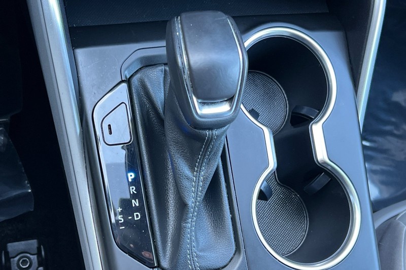 Toyota Highlander Vehicle Full-screen Gallery Image 22